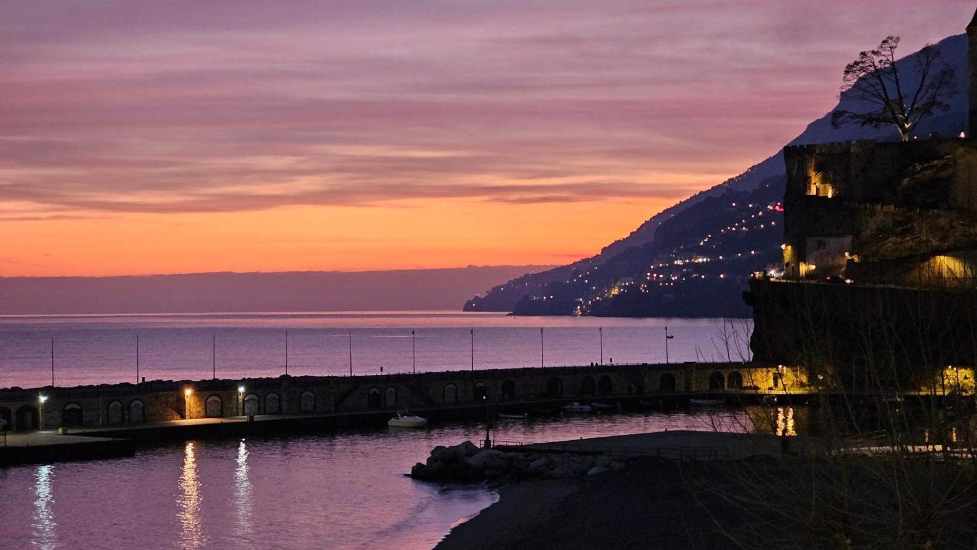 Galene - Beachfront In Costa D'Amalfi Maiori Exterior foto