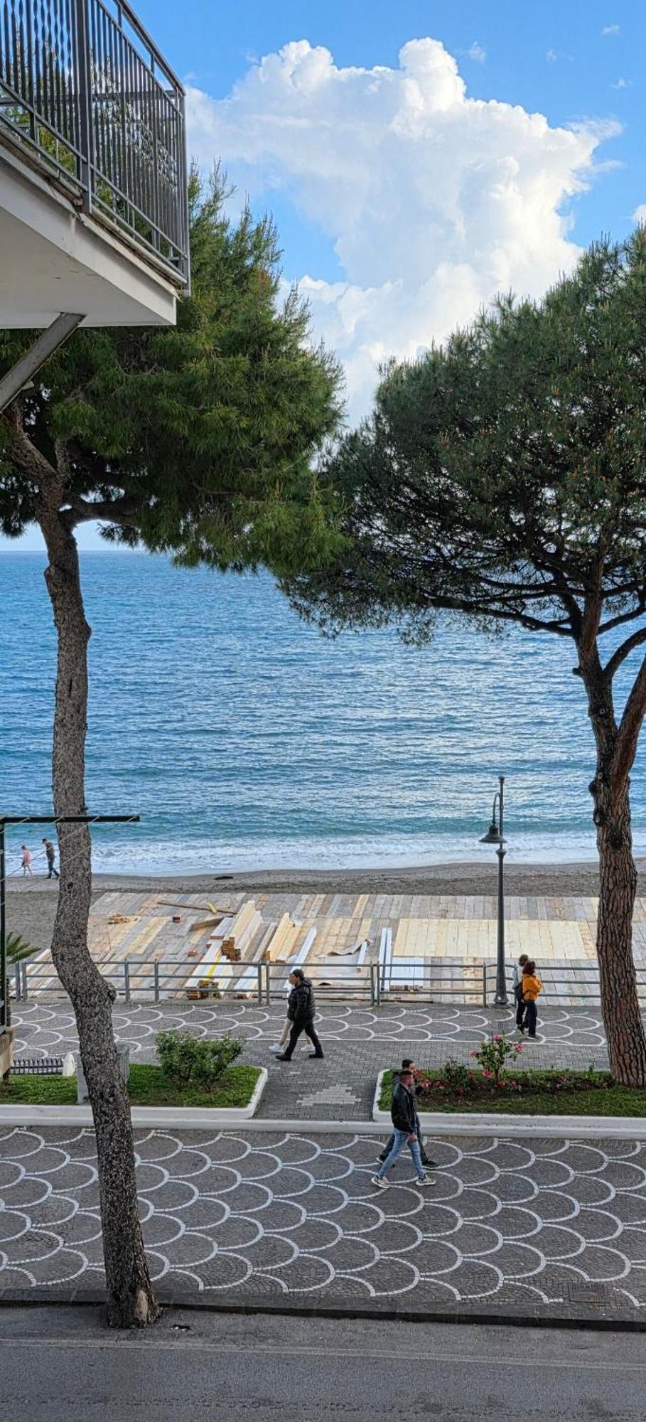 Galene - Beachfront In Costa D'Amalfi Maiori Exterior foto